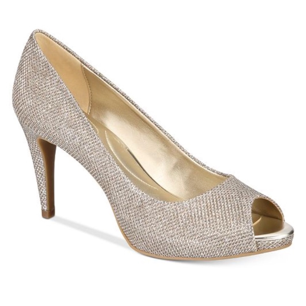 ✨BANDONLINO Rainaa Peep Toe Gold Sparkle Pumps ✨